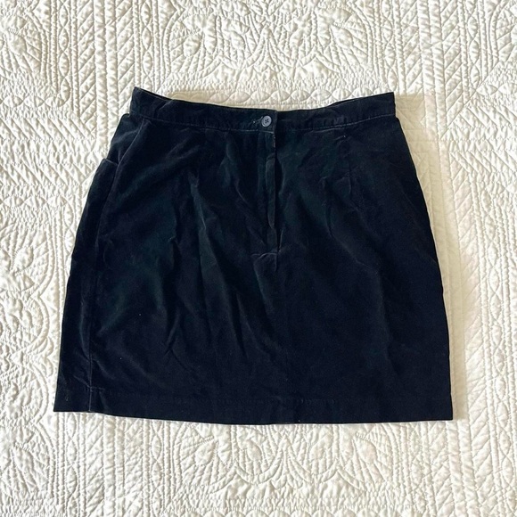 Old Navy Dresses & Skirts - Old Navy Black Mini Skirt